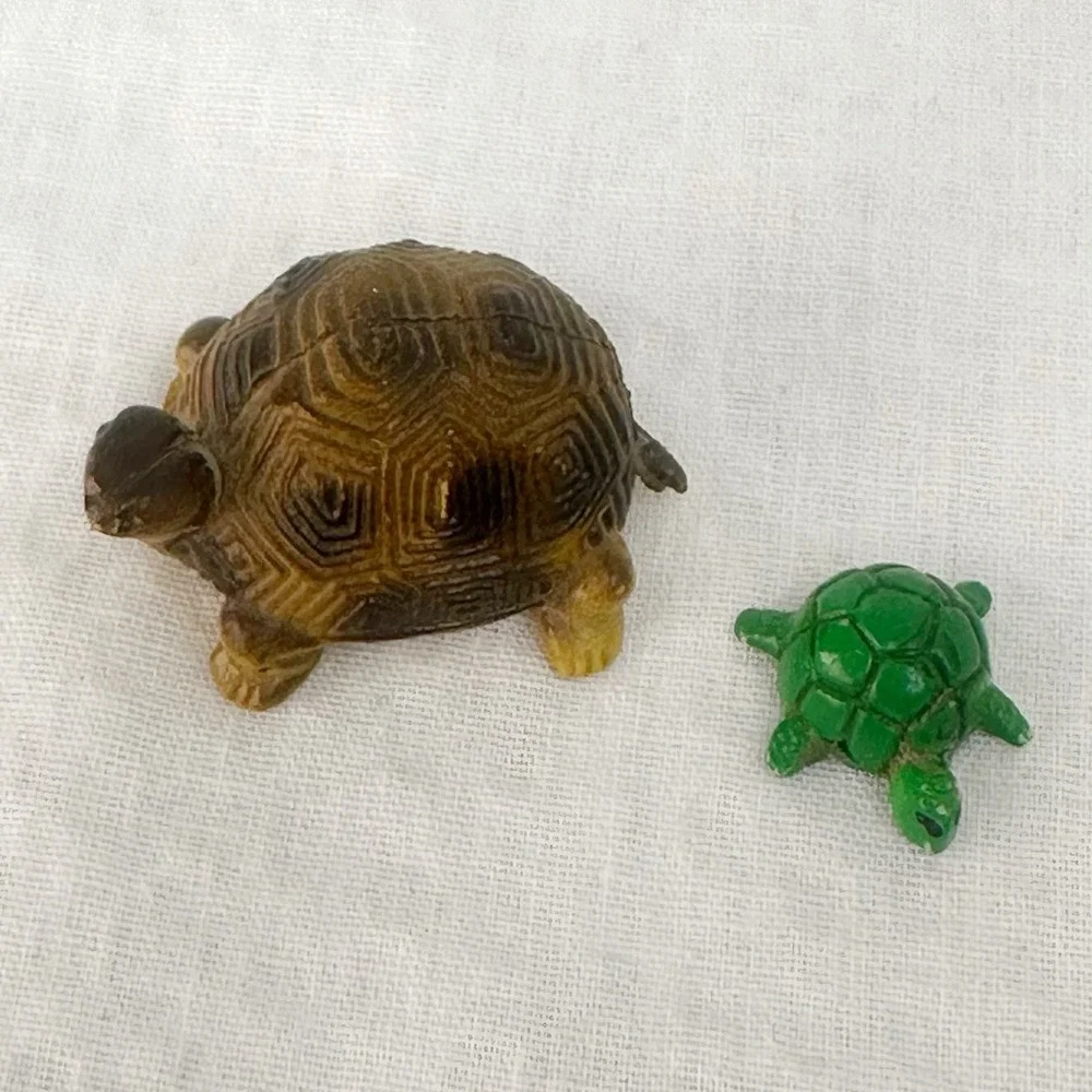 Lot Of 2 Vintage Plastic Figurine Chotchke Turtle Hong Kong‎ Miniature Rubber
